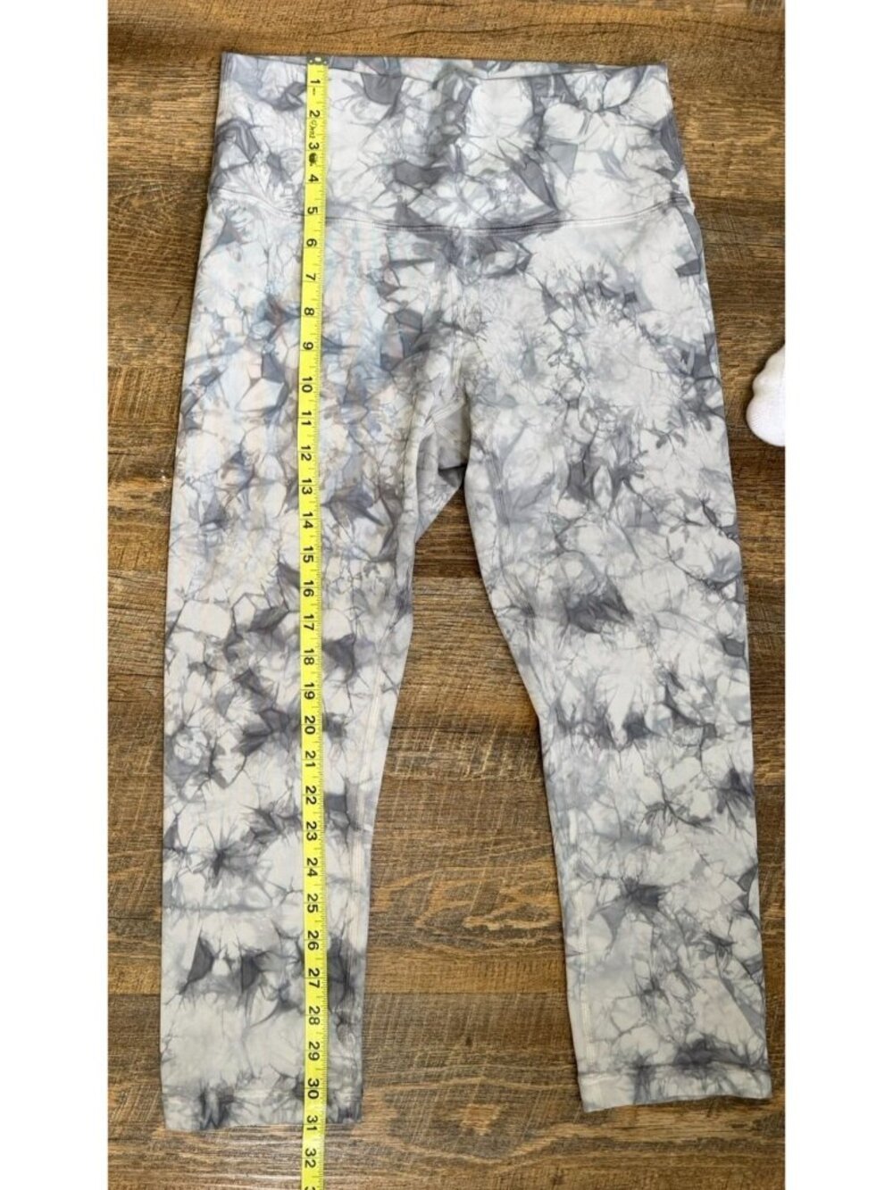 Lululemon Leggings Size 8 Gray White Marble - Picture 6 of 9